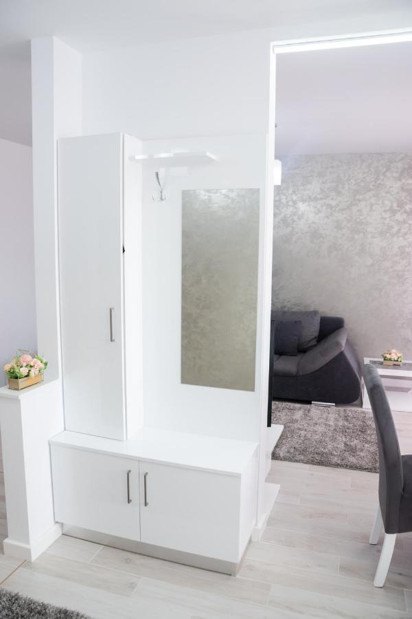 Gala Residence In Oradea Ngoại thất bức ảnh