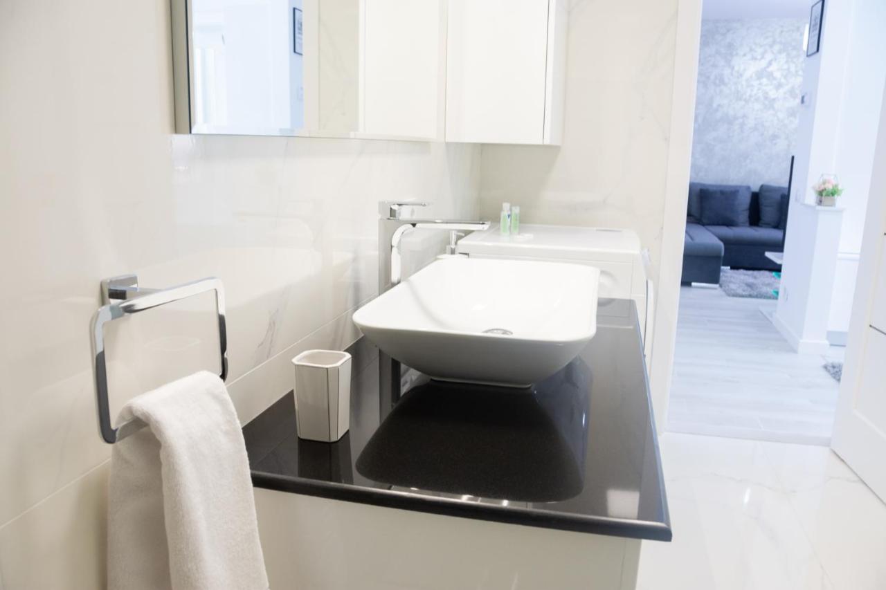Gala Residence In Oradea Ngoại thất bức ảnh